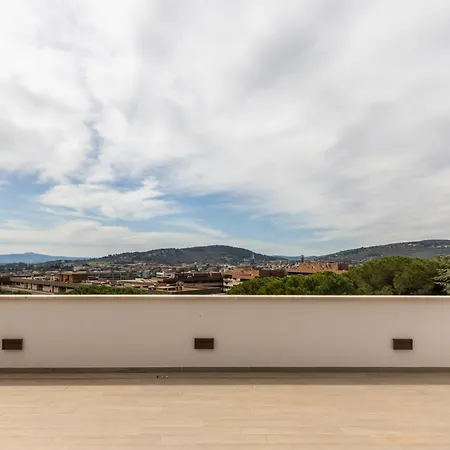 アパート Exclusive Getaway - With Shared Pool & Parking *