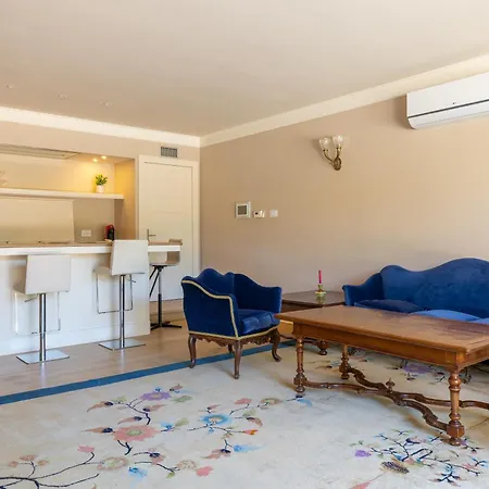 Exclusive Getaway - With Shared Pool & Parking アパート ペルージャ