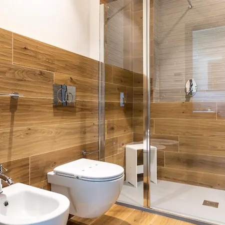 Exclusive Getaway - With Shared Pool & Parking *