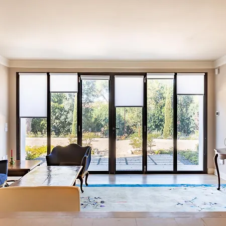 Exclusive Getaway - With Shared Pool & Parking