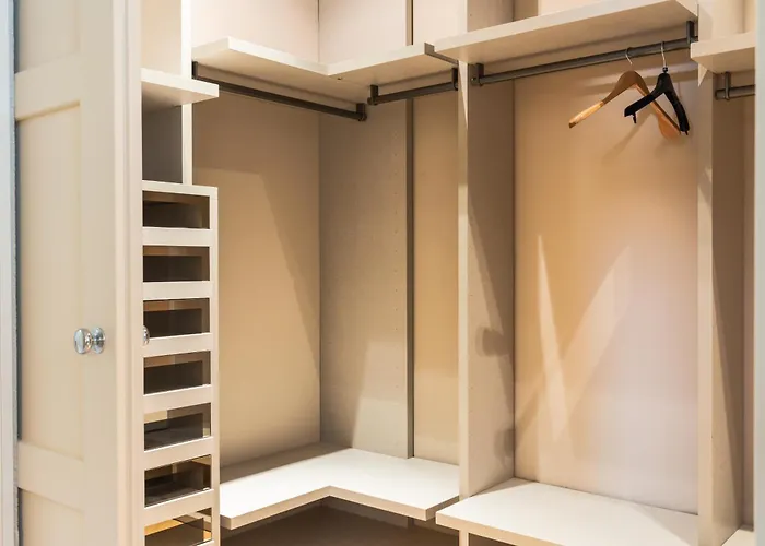 Apartamento Exclusive Getaway - With Shared Pool & Parking