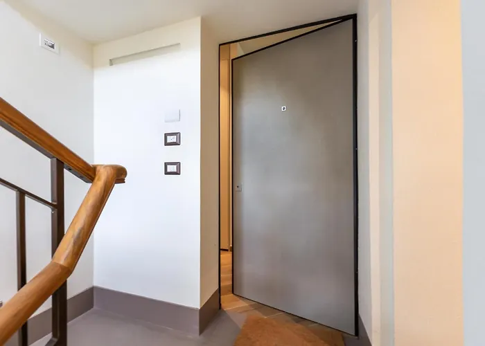 Exclusive Getaway - With Shared Pool & Parking Apartamento