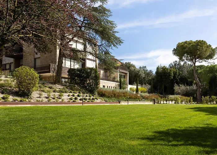 Apartamento Exclusive Getaway - With Shared Pool & Parking