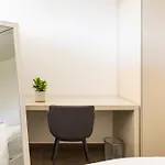 Exclusive Getaway - With Shared Pool & Parking Apartmán