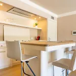 Apartmán Exclusive Getaway - With Shared Pool & Parking *
