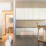 Apartmán Exclusive Getaway - With Shared Pool & Parking *