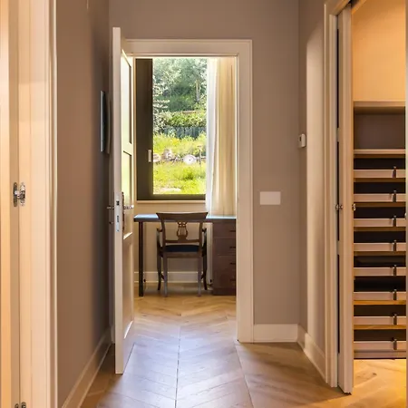 Exclusive Getaway - With Shared Pool & Parking Апартаменты *