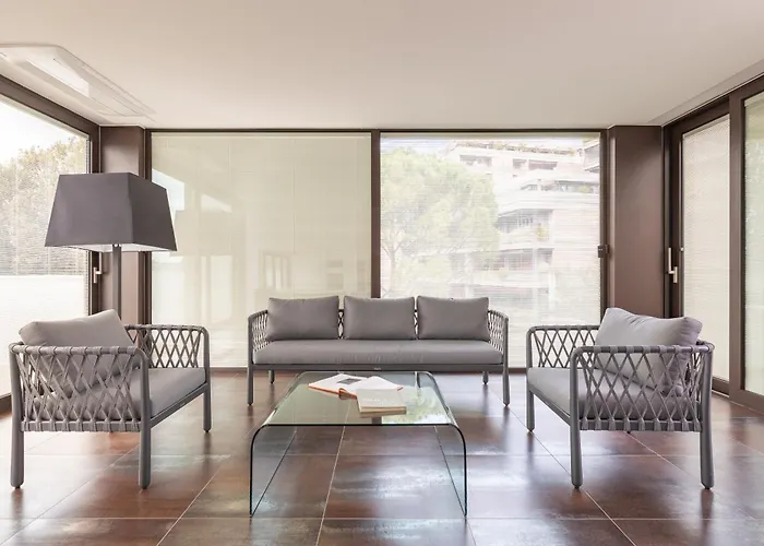 Exclusive Getaway - With Shared Pool & Parking דירה פרוג'ה