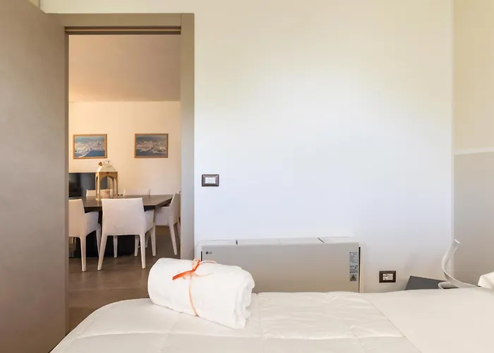 Exclusive Getaway - With Shared Pool & Parking *