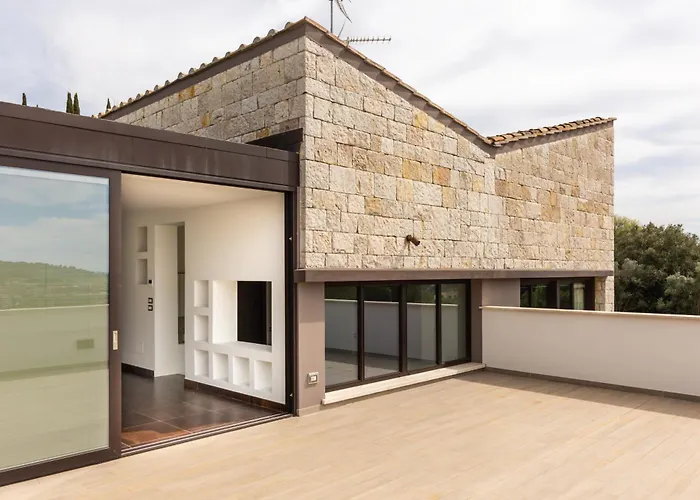 דירה Exclusive Getaway - With Shared Pool & Parking פרוג'ה